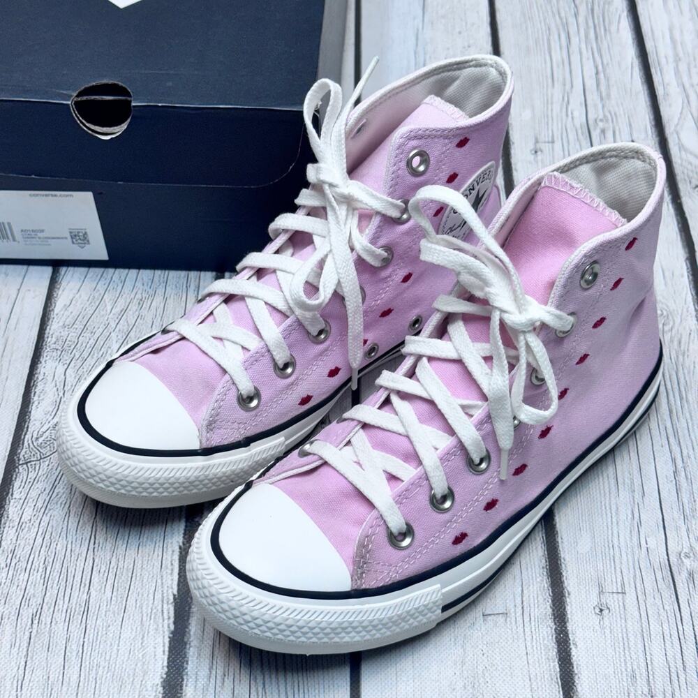 Converse All Star Chuck Taylor “Valentine’s Day Kisses” Size 7